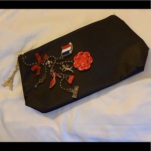 Lancôme Paris: Makeup Bag